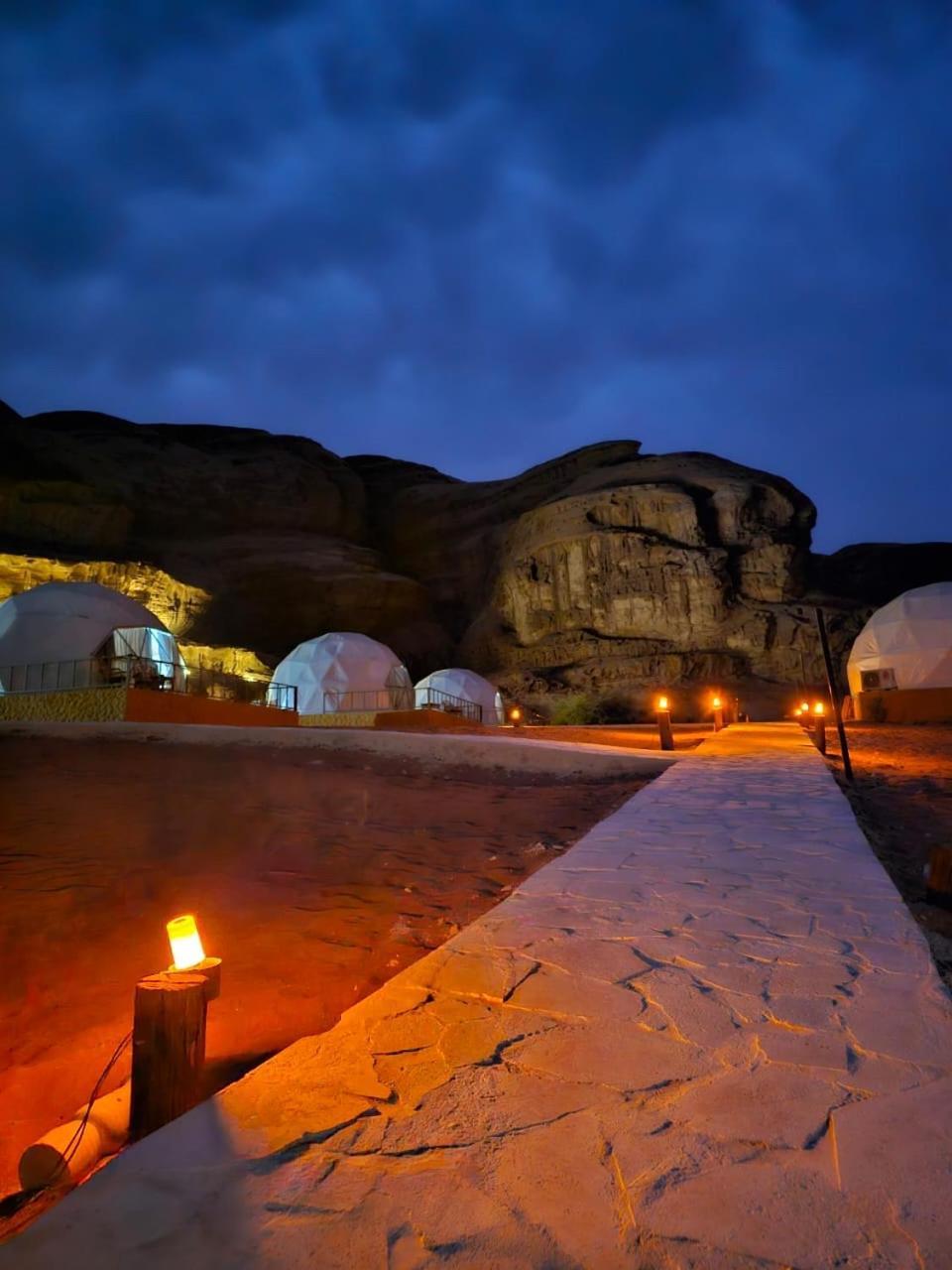 Orbit Camp Hotel วาดิรัม ภายนอก รูปภาพ