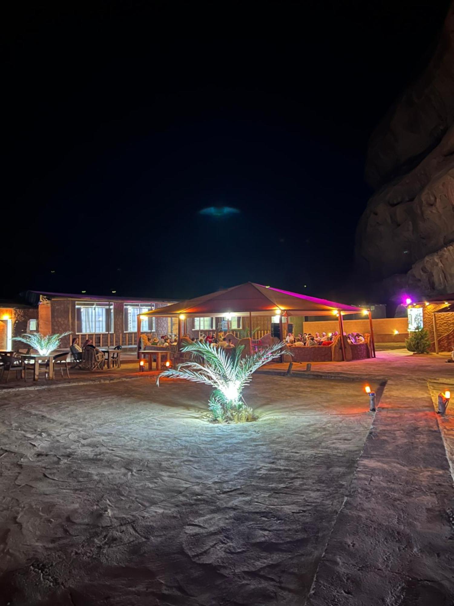 Orbit Camp Hotel วาดิรัม ภายนอก รูปภาพ